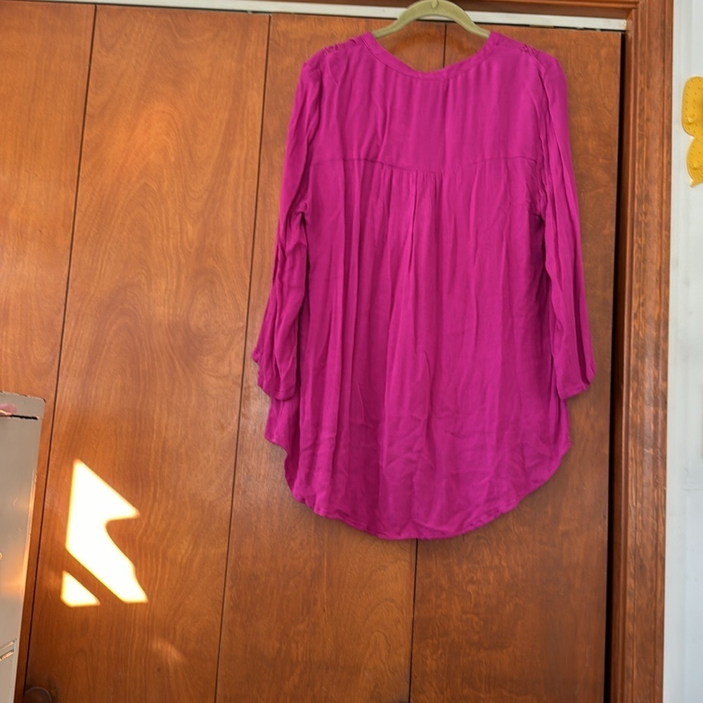 Women’s shirt V-5 - Picture 2 of 2